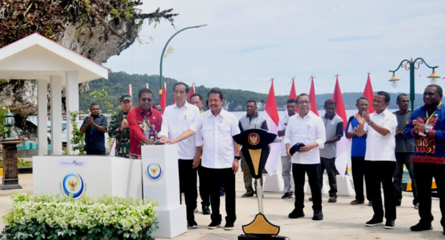 Resmikan Kampung Nelayan Modern