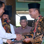 Serahkan Sertifikat Wakaf, Agar Tidak Terjadi Sengketa Lahan