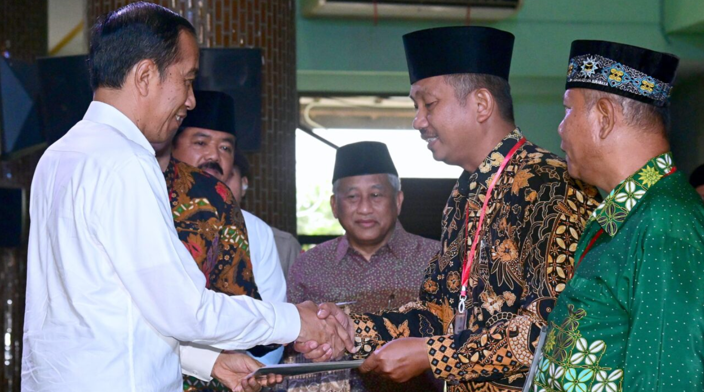 Serahkan Sertifikat Wakaf, Agar Tidak Terjadi Sengketa Lahan