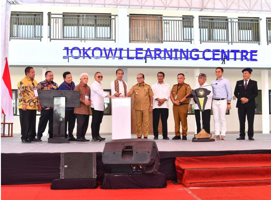 Presiden Tekankan Pentingnya Bangun SDM Unggul untuk Tingkatkan Daya Saing Global