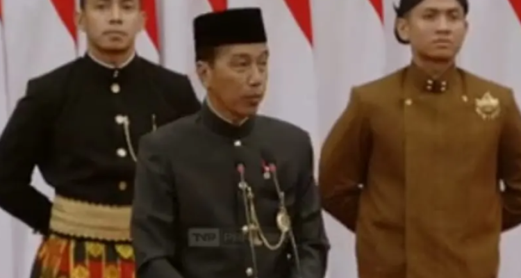 Presiden Jokowi Sampaikan Capaian Pembangunan 10 Tahun: Membangun Fondasi Indonesiasentris dari Pinggiran hingga Daerah Terluar
