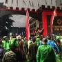 Massa dari ojek online (Ojol) menggeruduk Mako Brimob Jakarta, Kamis (28/8/2025).
