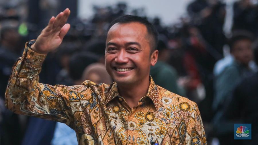 Mensesneg Prasetyo Hadi mengimbau masyarakat tidak mengibarkan bendera bajak laut.