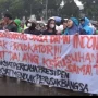 Ilustrasi - Sejumlah massa aksi saat menggelar unjuk rasa di DPR meminta pengusutan tuntas dalang kerusuhan. ANTARA