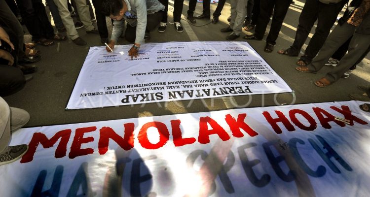 Menolak hoaks dan ujaran kebencian.