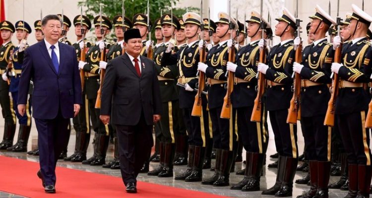 Prabowo disambut upacara kenegaraan saat diterima Presiden Xi Jinping. (Foto: Biro Pers Sekretariat Presiden)