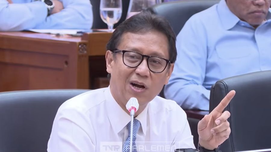 Menteri Kesehatan Budi Gunadi Sadikin saat mengikuti rapat kerja dengan Komisi IX DPR RI di ruang rapat Komisi IX DPR, Gedung DPR, Senayan, Rabu (1/10/2025). (Tangkapan Layar Youtube/DPR RI)