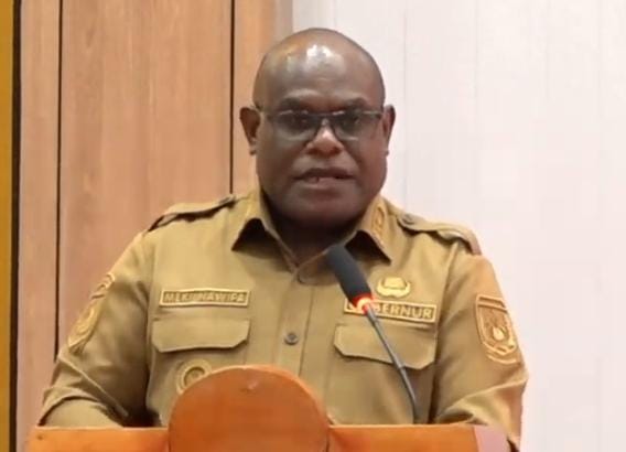 Gubernur Papua Tengah Meki Nawipa