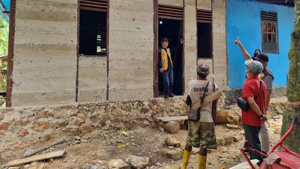 bedah rumah papua